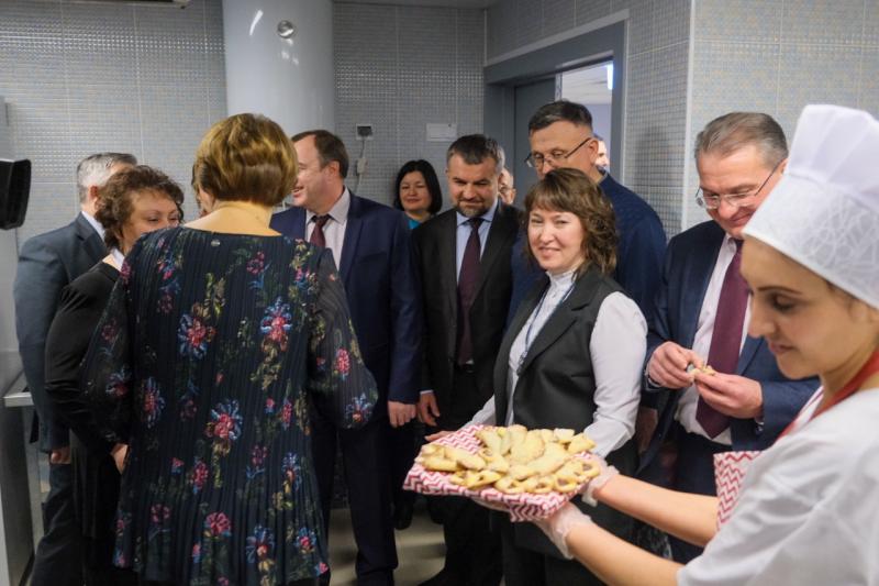 Новые жильцы еще не заехали, а детсад уже готов. В Академическом строят с прогнозом на будущее развитие